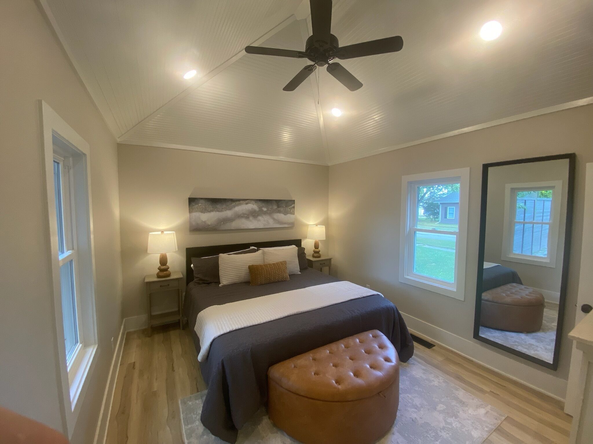 6 habitaciones, tabla de planchar con plancha, cuna de viaje y wifi 