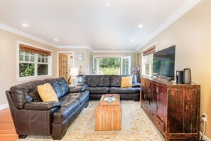 Smart TV, DVD player