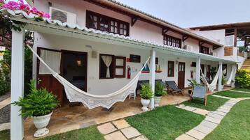 Traditional Room | Living area | 32-inch flat-screen TV with digital channels