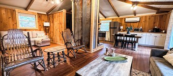 Blue Door Bungalow of Highlands