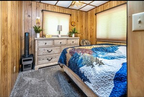 2 bedrooms, bed sheets