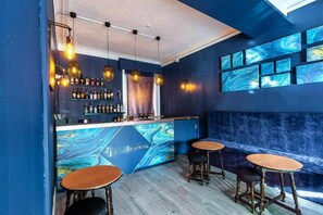 Bar (in der Unterkunft)