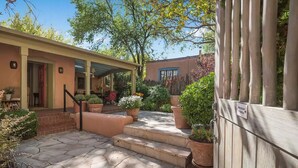 Terrace/patio - Canyon Road Hacienda in Heart of Santa Fe (Santa Fe)