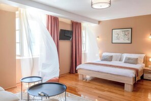 4 Schlafzimmer, Bügeleisen/Bügelbrett, kostenloses WLAN, Bettwäsche