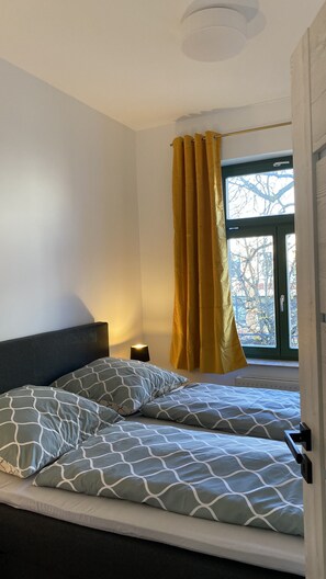 1 bedroom, WiFi, bed sheets - Wunderschöne Ferienwohnung mit Balkon in der von Stadion und Arena (Leipzig)