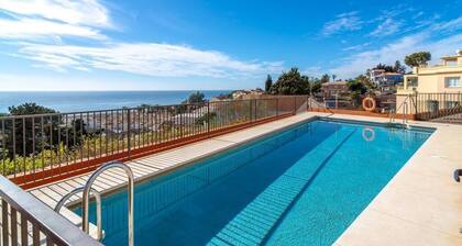 4-storey townhouse with chill-out, BBQ and pool