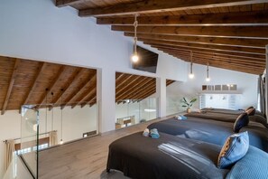 3 soverom, strykejern/-brett, reiseseng for barn og wi-fi