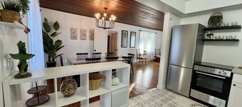 Flamingo Inn, Just minutes from Downtown, Markets, Restaurants & Beaches