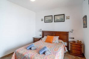 2 bedrooms, iron/ironing board, travel cot, WiFi
