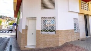 Exterior detail - Design loft close to beach in the core of El Palo (Málaga)