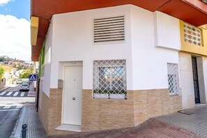 Exterior detail - Design loft close to beach in the core of El Palo (Málaga)