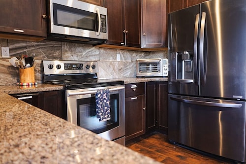 Lepista Landing Family Home Near Downtown KFalls