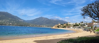 T3 Propriano Avec Ascenseur, Proche Toutes Commodités, Plage Accessible à Pieds