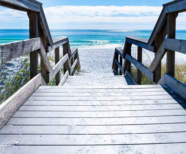 Beach nearby - Ariel Dunes I 901 *Gorgeous Beach views *3 Pools* (miramar beach)