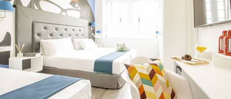 Comfort Triple Room | In-room safe, individually decorated, individually furnished, desk