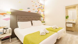 Standard Double Room | In-room safe, desk, blackout drapes, WiFi (free) - Oh Nice Revellin Ceuta (Ceuta)
