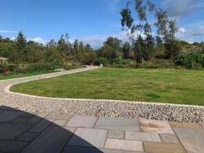 Property grounds - Tawny Owl Pod with Hot Tub (Glencruitten)