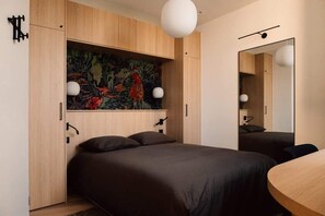 1 chambre, bureau, fer et planche à repasser, Wi-Fi