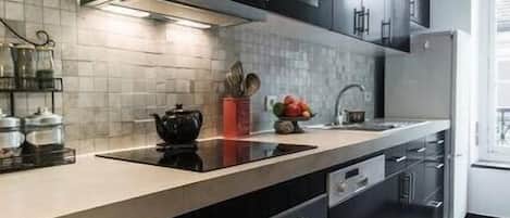 Fridge, microwave, oven, stovetop