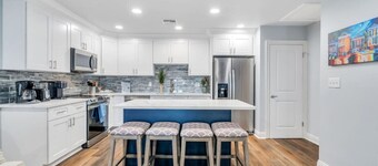 3 Bed/3 Bath with King Bed 15 min to Downtown New Orleans