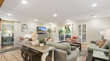 Fernseher, Stereoanlage