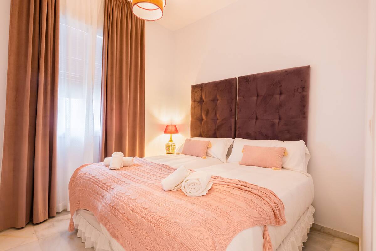 Appartement Confort, 2 chambres, vue sur la cour intérieure | Couette en duvet, coffre-fort, rideaux d’obscurcissement