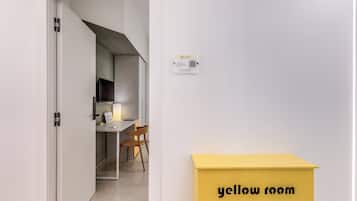 Habitación triple Deluxe | Caja de seguridad en la habitación, escritorio y wifi gratis