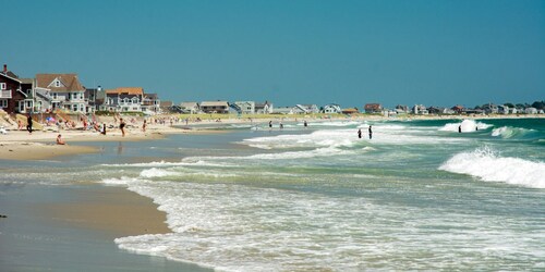 The Saco Suite - Downtown, Dog Friendly, Sleeps 4, Walk to Bars & Restaurants!