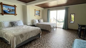 Quadruple Room | Free WiFi, bed sheets