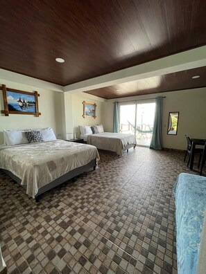 Quadruple Room | Free WiFi, bed sheets - Hotel y Restaurante Mama Ines (Hicaco)