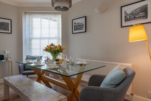 Dining - Perfect Salcombe Hideaway - Kings View, Fore Street, in the heart of Salcombe (Salcombe)