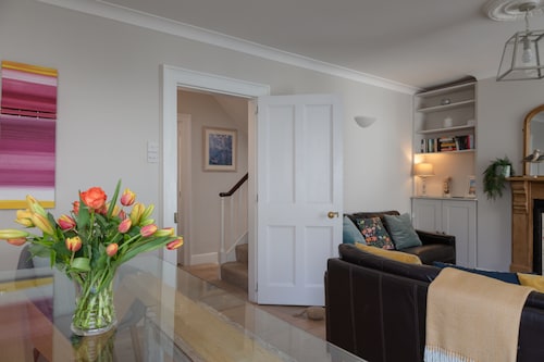 Perfect Salcombe Hideaway - Kings View, Fore Street, in the heart of Salcombe