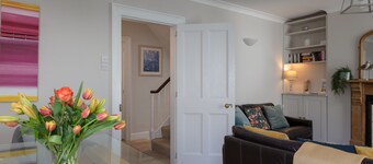 Perfect Salcombe Hideaway - Kings View, Fore Street, in the heart of Salcombe