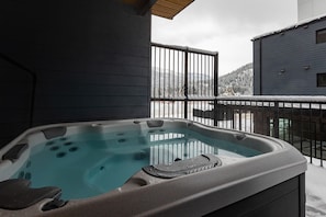 Exterior - Tally Ho By Revelstoke Vacations (Revelstoke)