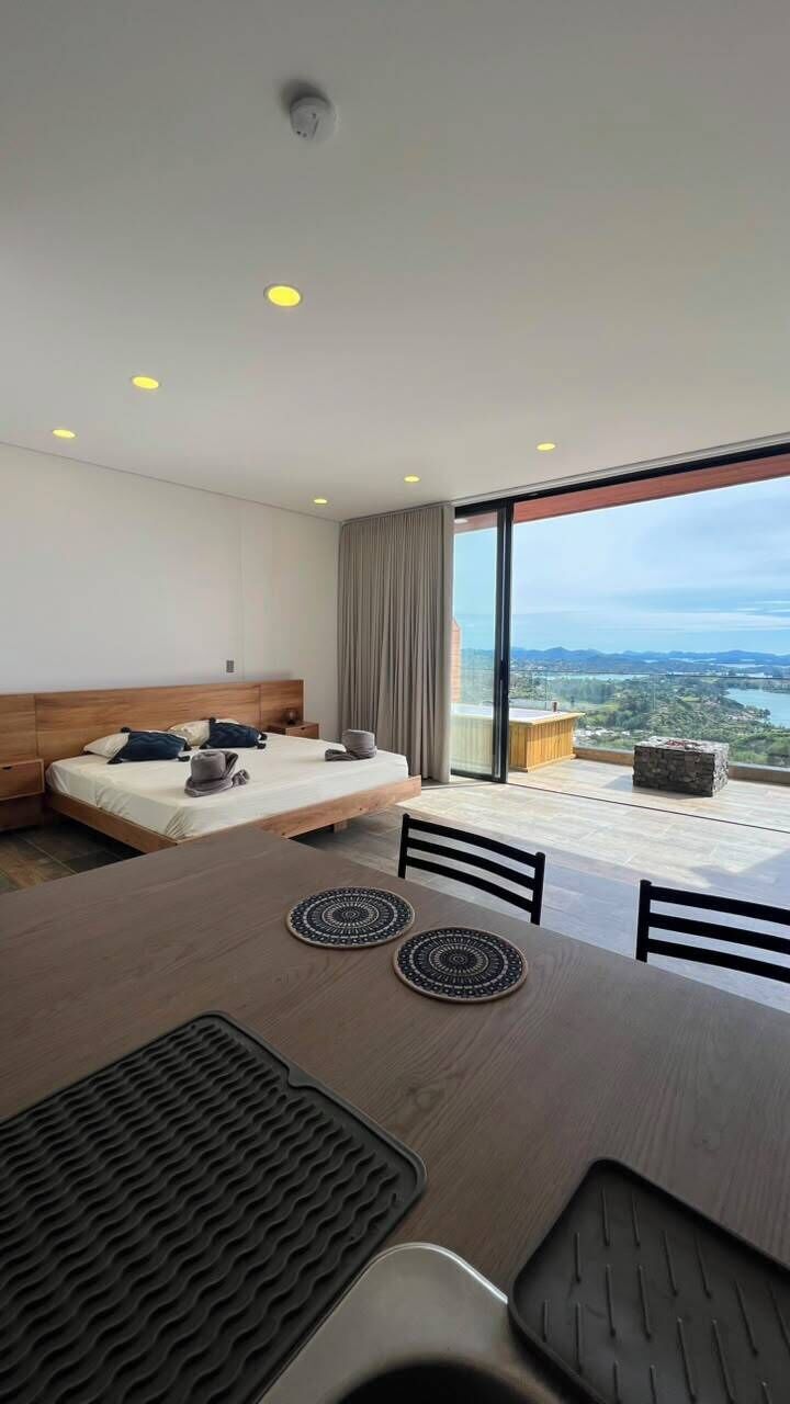 Standard Apartment | Desk, free WiFi, individually decorated, individually furnished