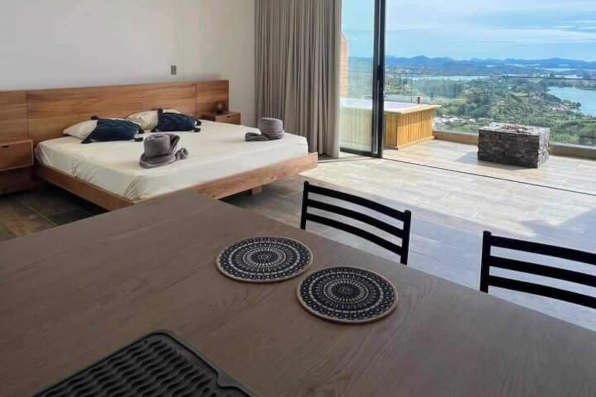 Bureau, Wi-Fi gratuit, décoration personnalisée