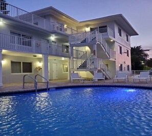 A heated pool - Bayshore Breeze Apt 6 (Fort Lauderdale)