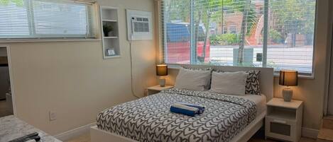 1 chambre, bureau, fer et planche à repasser, Wi-Fi gratuit