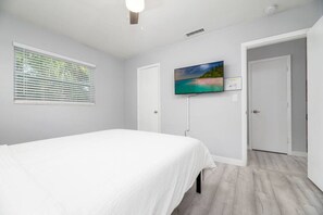 1 habitación, escritorio, tabla de planchar con plancha y wifi gratis 