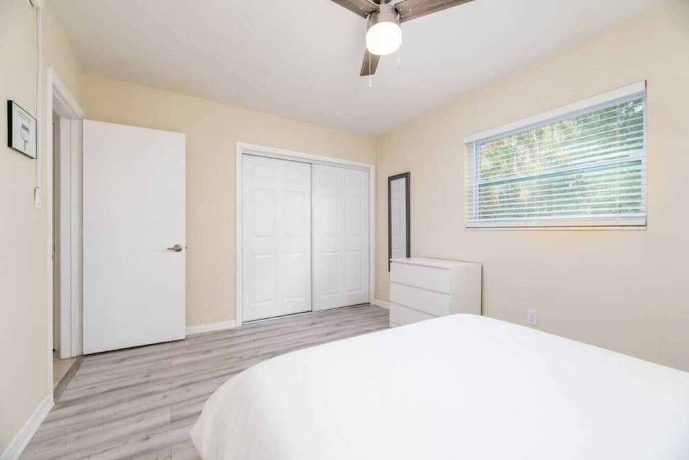 Short Walk to Wilton Drive! Apt3 Wilton Manors Vrbo