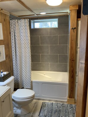 Shower, hair dryer, towels, soap - Gorgeous views, deep water, in peaceful /no-wake cove! FIRE PIT! (Alexander City)