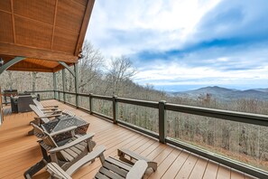 Outdoor dining - Sapphire Mountaintop Cabin w/ Views & 2 Decks (Sapphire)