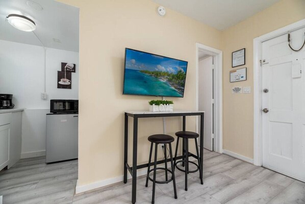 Interior - Short Walk to Wilton Drive! Apt6 (Wilton Manors)