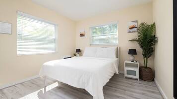 1 bedroom, desk, iron/ironing board, free WiFi