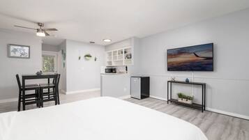 1 bedroom, desk, iron/ironing board, free WiFi