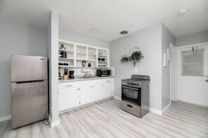 Fridge, microwave, oven, stovetop - Just Off Wilton Drive! Apt 3 (Wilton Manors)