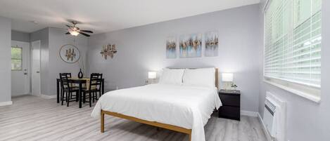 1 habitación, escritorio, tabla de planchar con plancha y wifi gratis