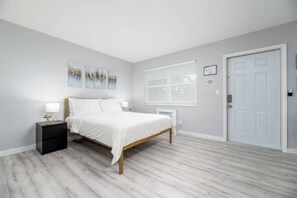 1 bedroom, desk, iron/ironing board, free WiFi
