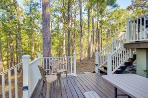 Terrace/patio - Modern McCormick Townhome on Lake Thurmond! (McCormick)