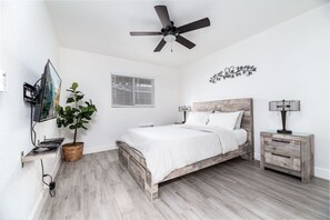 1 bedroom, desk, iron/ironing board, free WiFi - Comfy Condos @ Middle River - #3 (Fort Lauderdale)